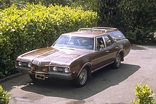 1968 Oldsmobile F-85 station wagon Oldsmobile.jpg