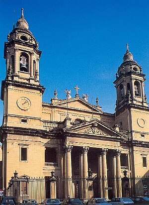 Pampelune catedral façade.jpg