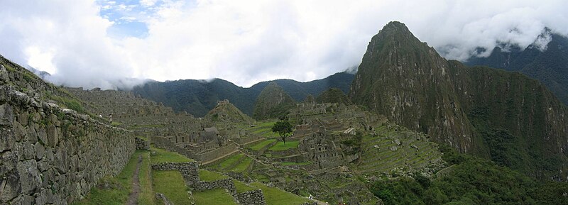 File:Panorama Macchu Picchu.jpg