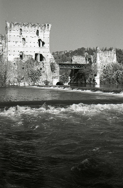 File:Paolo Monti - Servizio fotografico (Valeggio sul Mincio, 1980) - BEIC 6330775.jpg