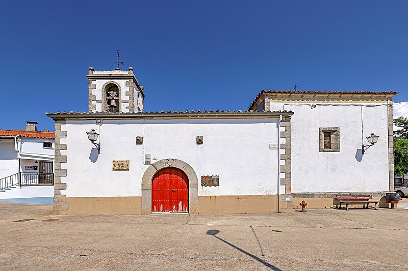 File:Parroquia de San Bartolomé en Molinillo lateral.jpg