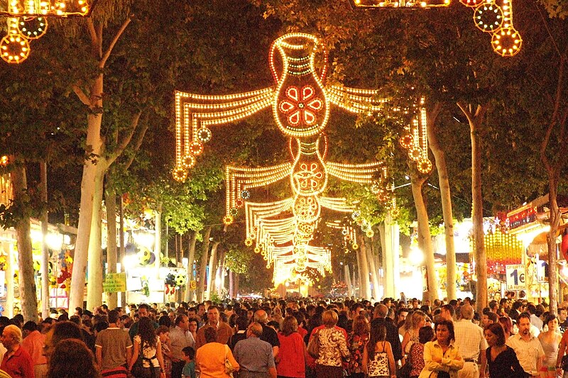 File:Paseo Ferial de Albacete.jpg