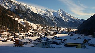 <span class="mw-page-title-main">Pettneu am Arlberg</span> Place in Tyrol, Austria