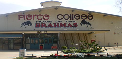 Колледж лось. Pierce College. Лос Анджелес Woodland Hills. Хаббард колледж Лос Анджелес. Pierce community College.