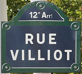 Voir la plaque.