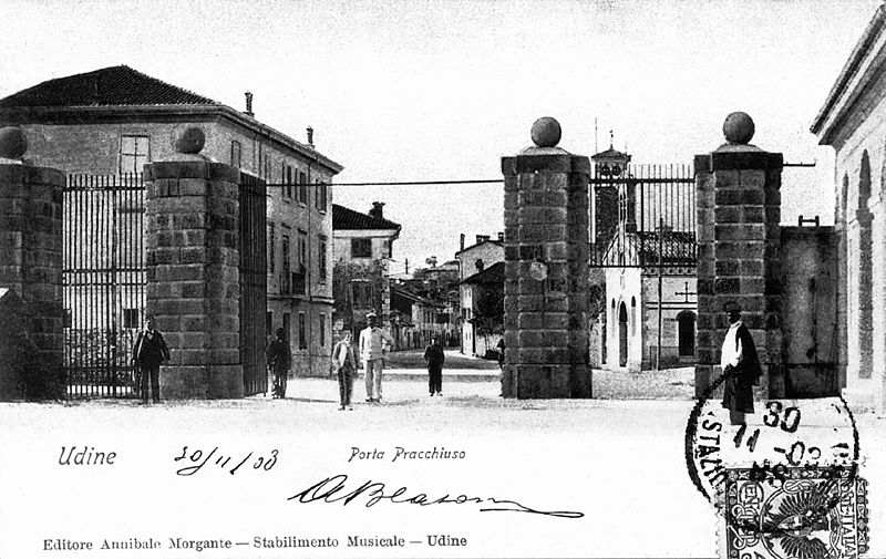 File:Porta Pracchiuso 1.jpg