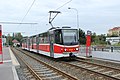 Čeština: Vůz tramvaje evidenční číslo 9051 v zastávce Vychovatelna v pražské Zenklově ulici.