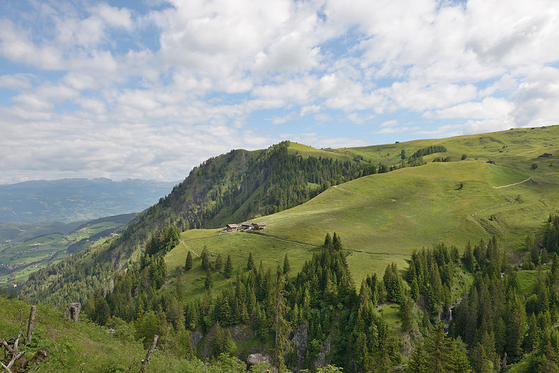 File:Prossliner Schwaige und die Seiser Alm.jpg