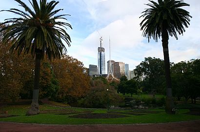 How to get to Queen Victoria Gardens with public transport- About the place