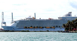 RCCL Symphony Of The Seas (46801899181).jpg