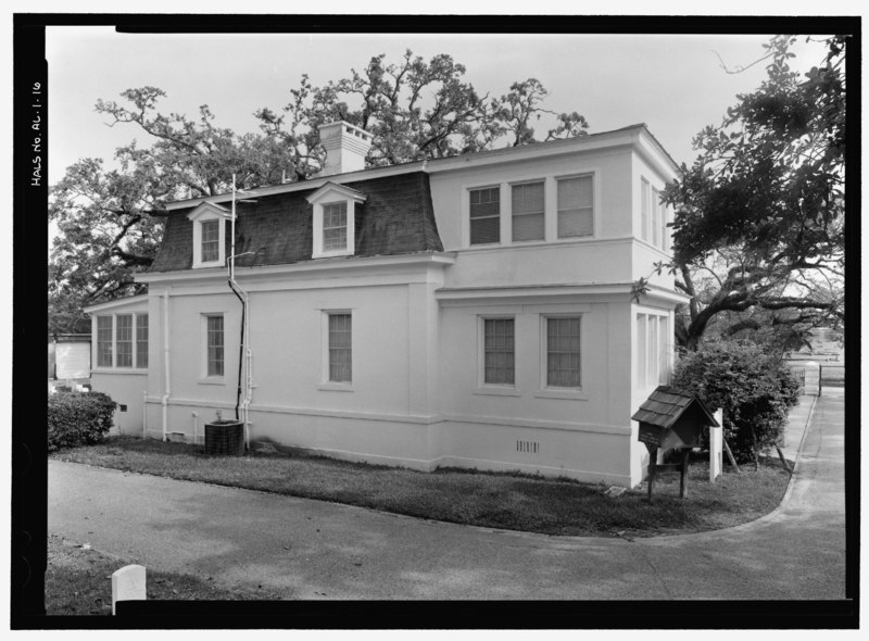 File:REAR AND WEST SIDE OF LODGE BUILDING. VIEW TO SOUTH. - Mobile National Cemetery, 1202 Virginia Street, Mobile, Mobile County, AL HALS AL-1-16.tif