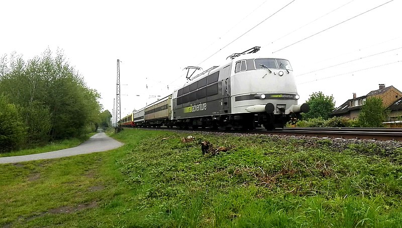 File:RailAdventure 103 222 mit berliner S-Bahn.jpg