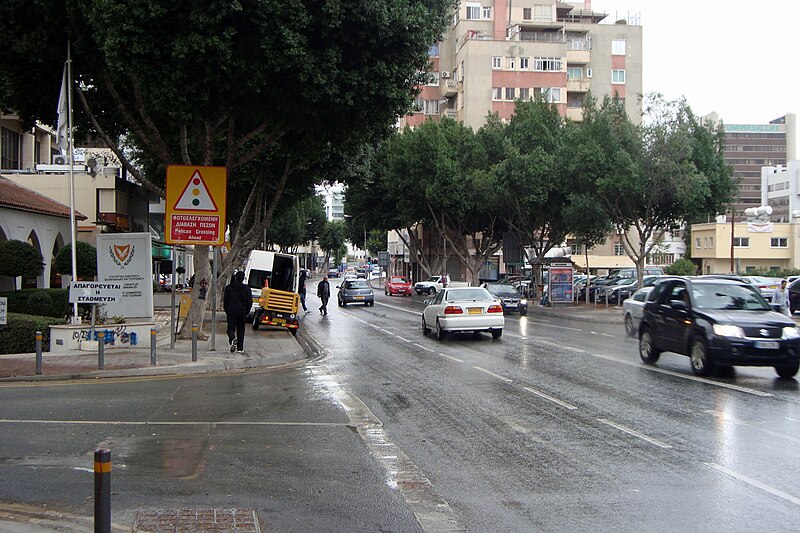 File:Raining in Makariou Avenue in downtown Nicosia Republic of Cyprus.jpg