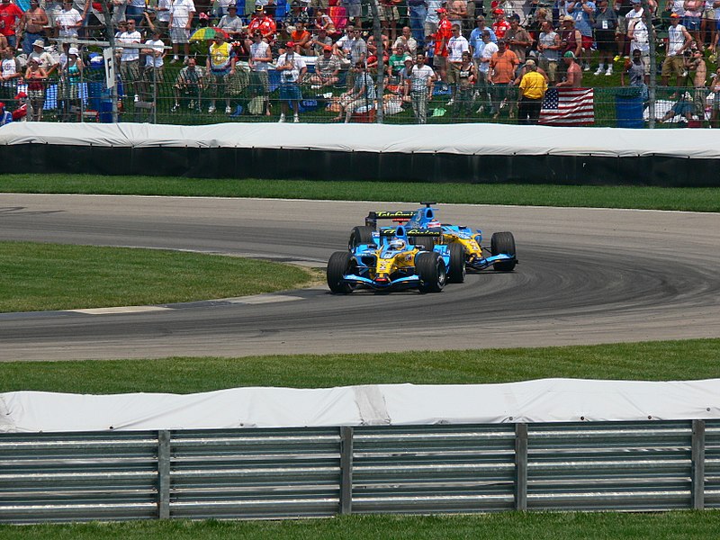 File:Renault duo 2006 United States GP (183782255).jpg