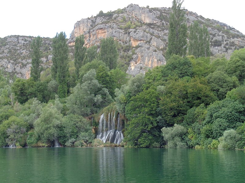 File:Roški slap ljeti.jpg