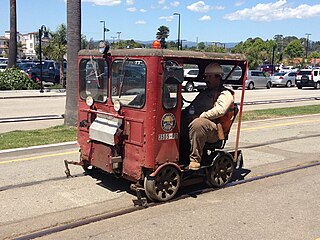 <span class="mw-page-title-main">Railroad speeder</span> Small railcar for inspectors and work crews