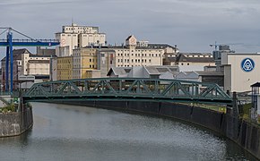 Schmickbrücke and Kampffmeyer Mühlen, Osthafen, Frankfurt 20211017 1.jpg