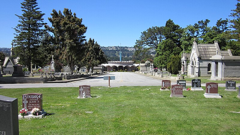 File:Section of Holy Cross Cemetery, Colma 8.JPG