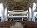 Dreifache Westempore mit Orgel