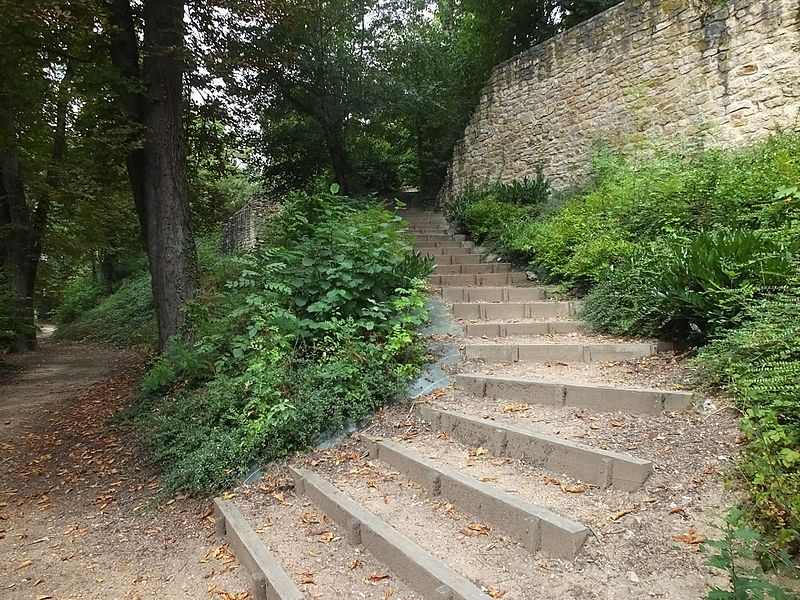 File:St Amand Forteresse de Montrond 1989.JPG