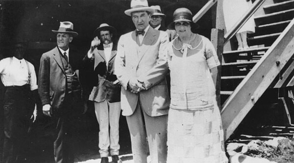 Prime Minister Stanley Bruce and Mrs Bruce at Emu Park, 1926