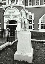 Estàtua de Shakespeare en pedra Coade a la Universitat d'East London. (Veure secció 