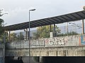 La fermata vista dal sottopassaggio di via Avvenire Paterlini, che collega il centro di Reggio Emilia alla tangenziale nord