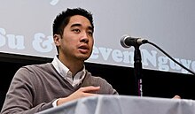 Steve Nguyen berbicara di USC.jpg