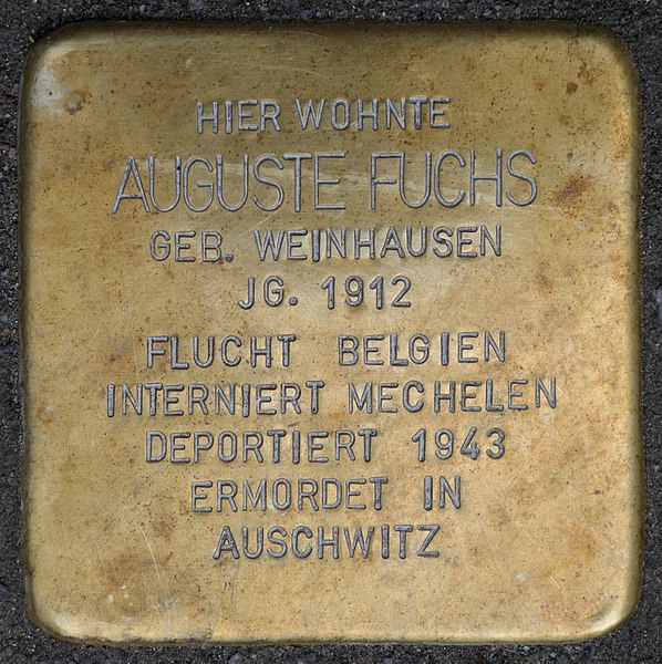 File:Stolpersteine Köln, Auguste Fuchs (Lotharstraße 14).jpg