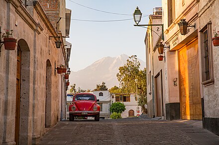 Street scene – the VW Beetle is still a common sight in Latin America