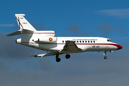 Falcon 900