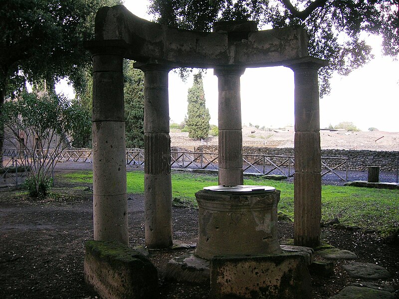 File:Tempio Dorico 2.JPG