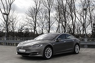Tesla Model S (Facelift ab 04-2016).jpg