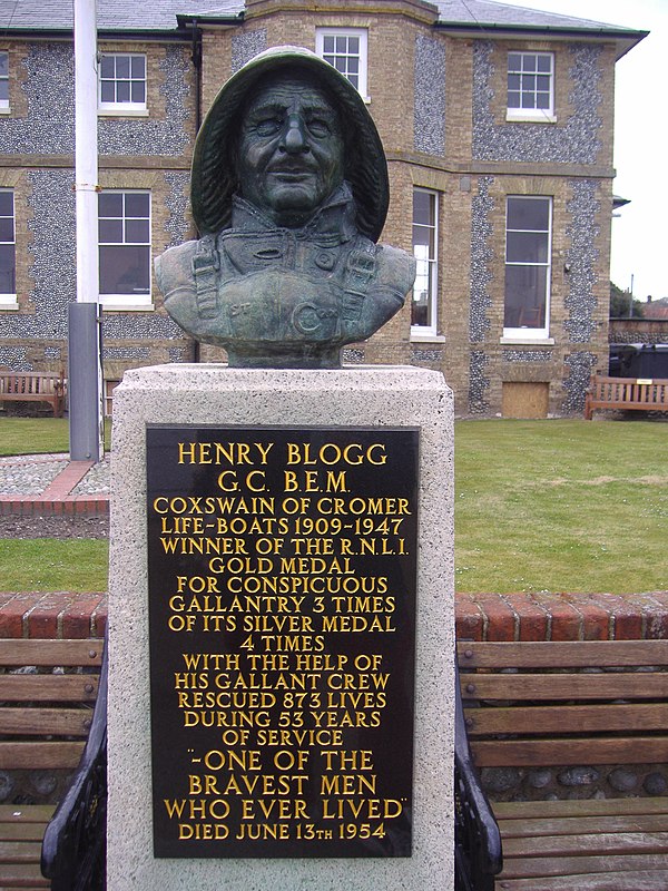 Henry Blogg's Bronze Bust on the Cliff Top in North Lodge Park, Cromer.