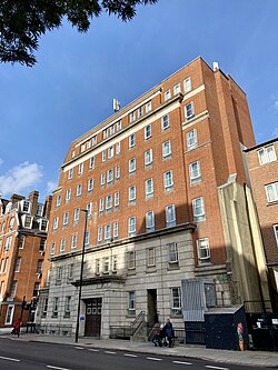 The Gordon Hospital, Vauxhall Bridge Road, Pimlico, October 2022.jpg