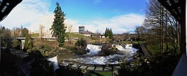 Panoramisch zicht op de watervallen en de voormalige Olympia Brewery (2011)