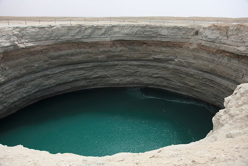 File:Turquoise Lake Crater - Turkmenistan, Darvaza - panoramio.jpg