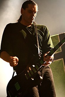 Steele performing in 2007