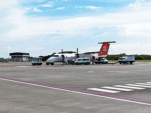UNI Air B-15225 in Chiayi Airport Apron Ready For Next Flight 20120811.jpg