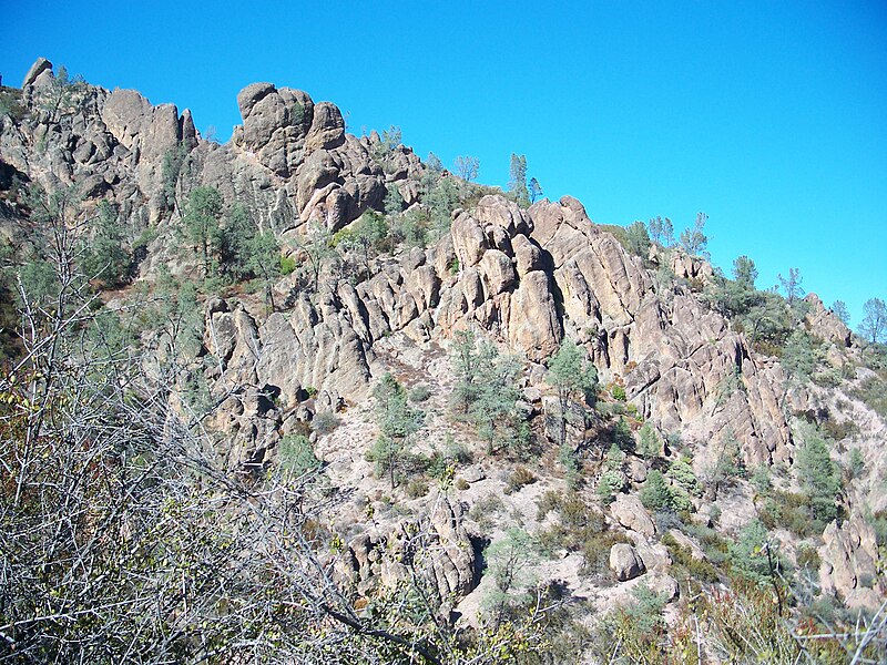 File:USA-Pinnacles National Monument-High Peaks Trail-16.jpg