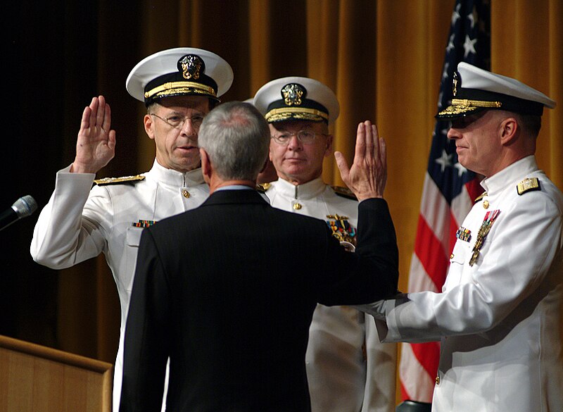 File:US Navy 050722-N-0962S-002 Secretary of the Navy Gordon England administers the Oath of Office to Adm. Mike Mullen. Adm.jpg