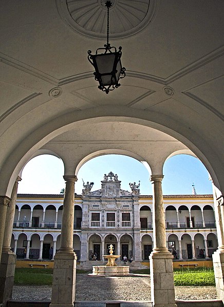 File:Universidade de Évora - Portugal (8027821219) (cropped).jpg