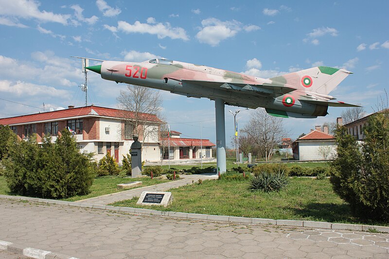 File:Uzundzhovo memorial complex.JPG