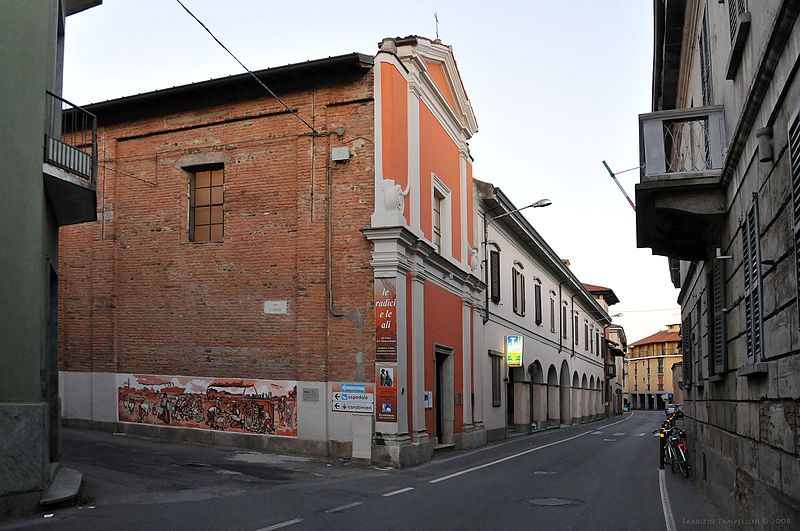 File:Via S. Rocco (Le Radici e le Ali ) - panoramio.jpg