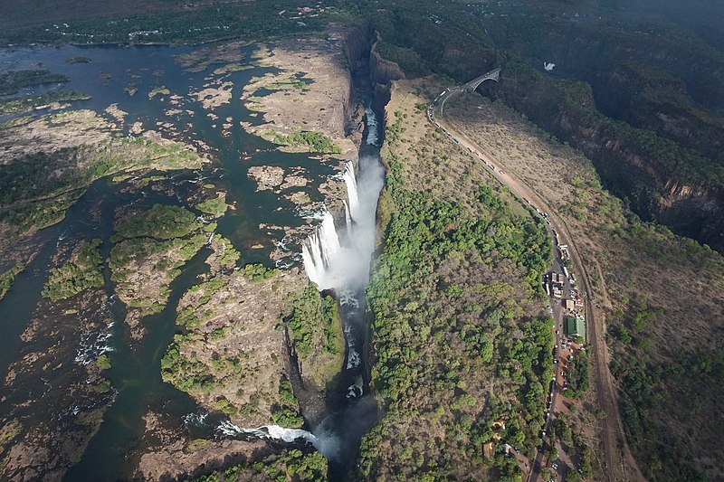 Tập tin:Victoria Falls, Zimbabwe 03.jpg