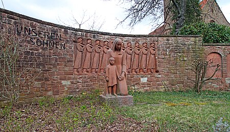 Vinningen Kriegerdenkmal bei St Sebastian 08 2019 gje