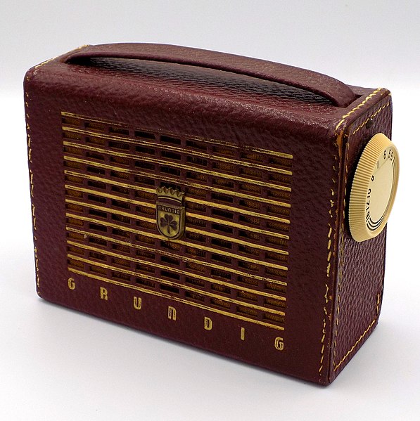 File:Vintage Grundig Transistor-Box Radio, AM Band, 5 Transistors