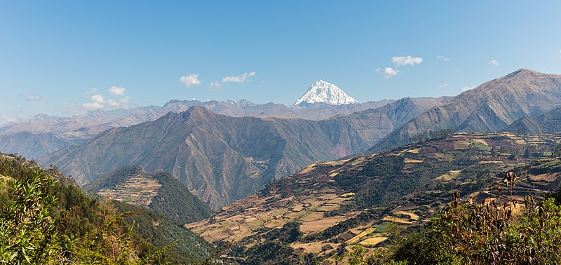 File:Vista de los Andes, Limatambo, Cuzco, Perú, 2015-07-30, DD 80.JPG