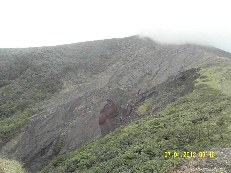 File:Volcan Concepcion 1000 m altitude.JPG