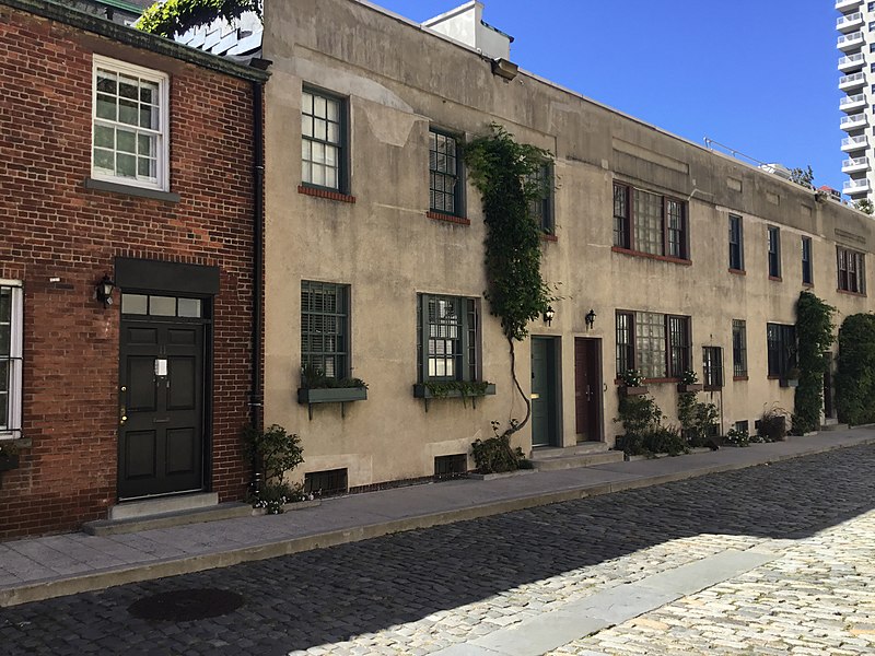 File:Washington Mews 004.jpg